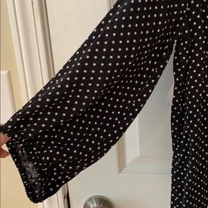 GAP Tops - Black and white star Top GAP Tops - Black and white star Top